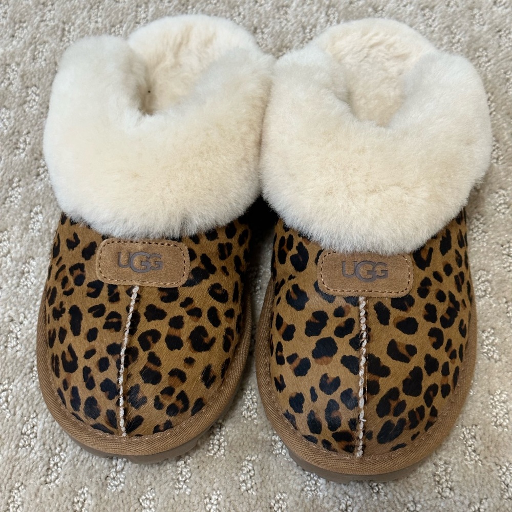 UGG Sherpa slippers women size 8